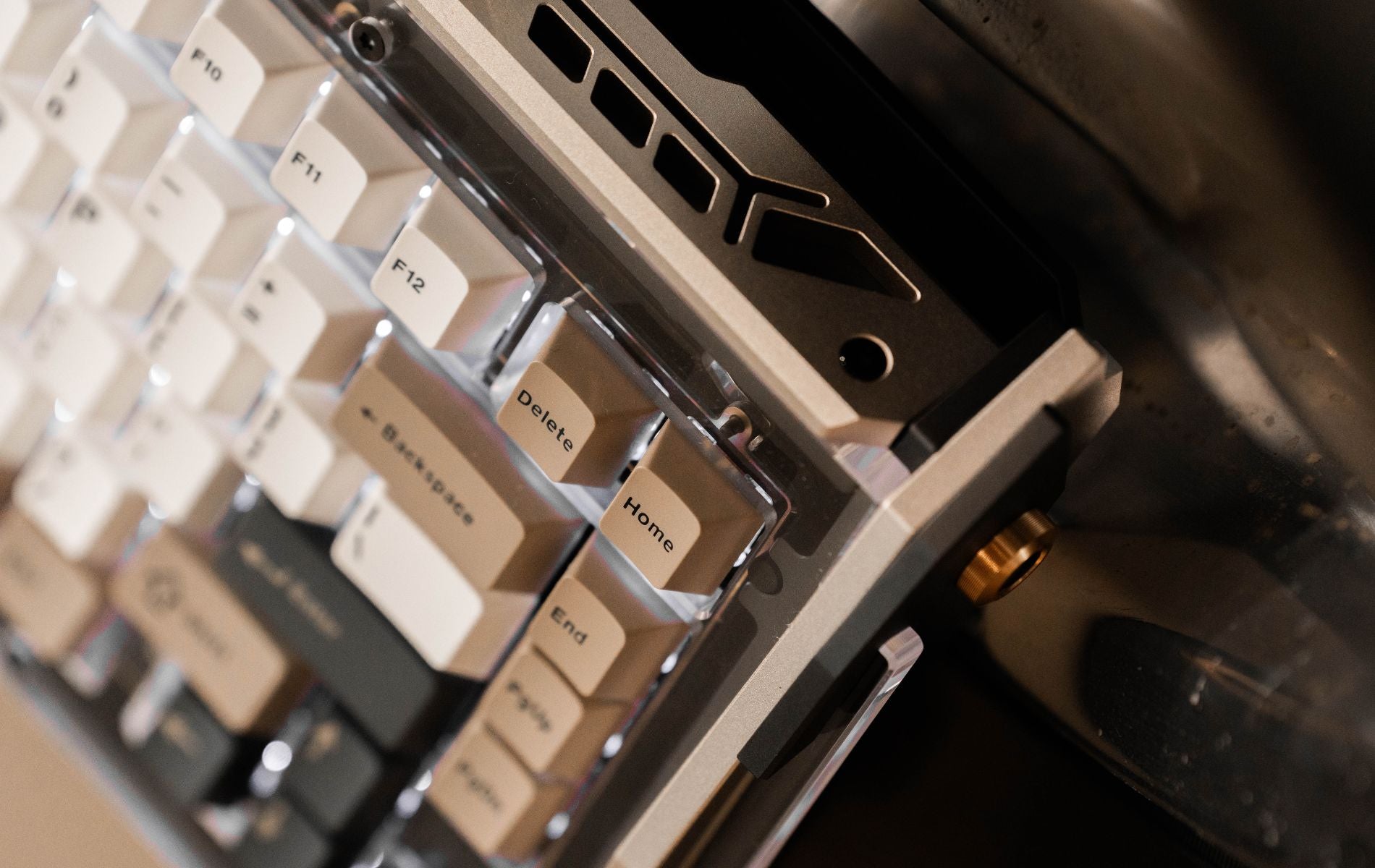 Dry Studio Black Diamond 75 V2