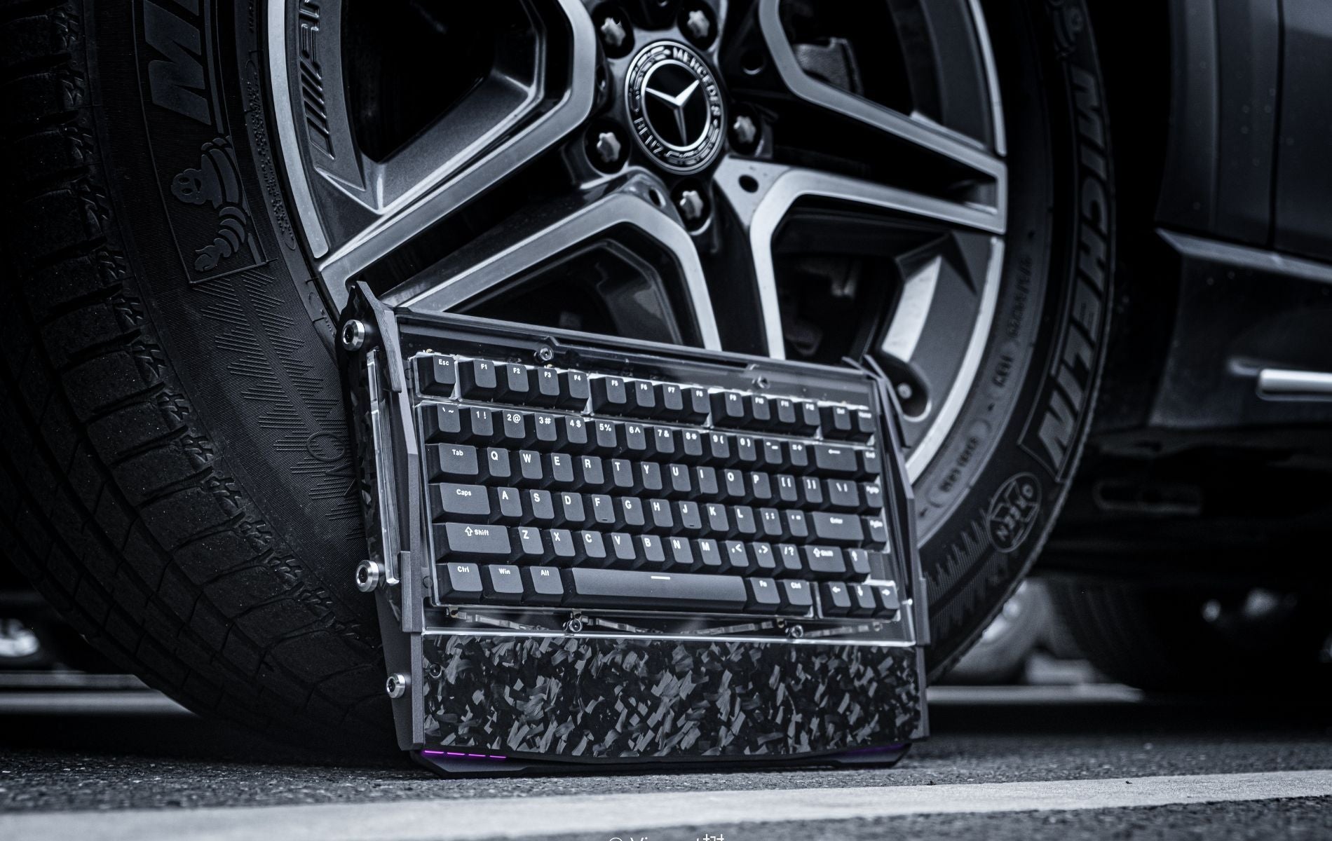 Dry Studio Black Diamond 75 V2