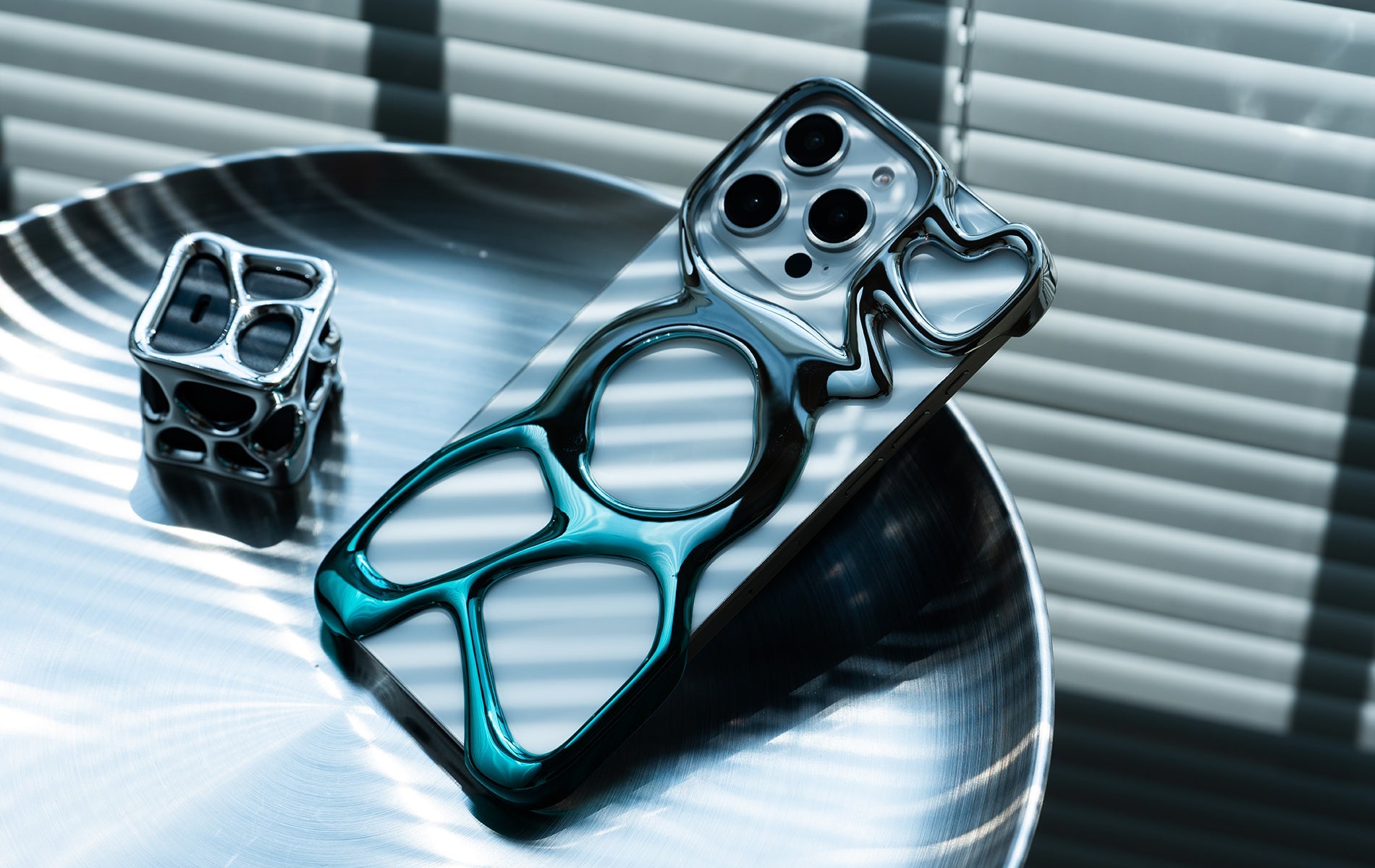 AM Emptiness Phone Case for iPhone 16 Pro / Pro Max