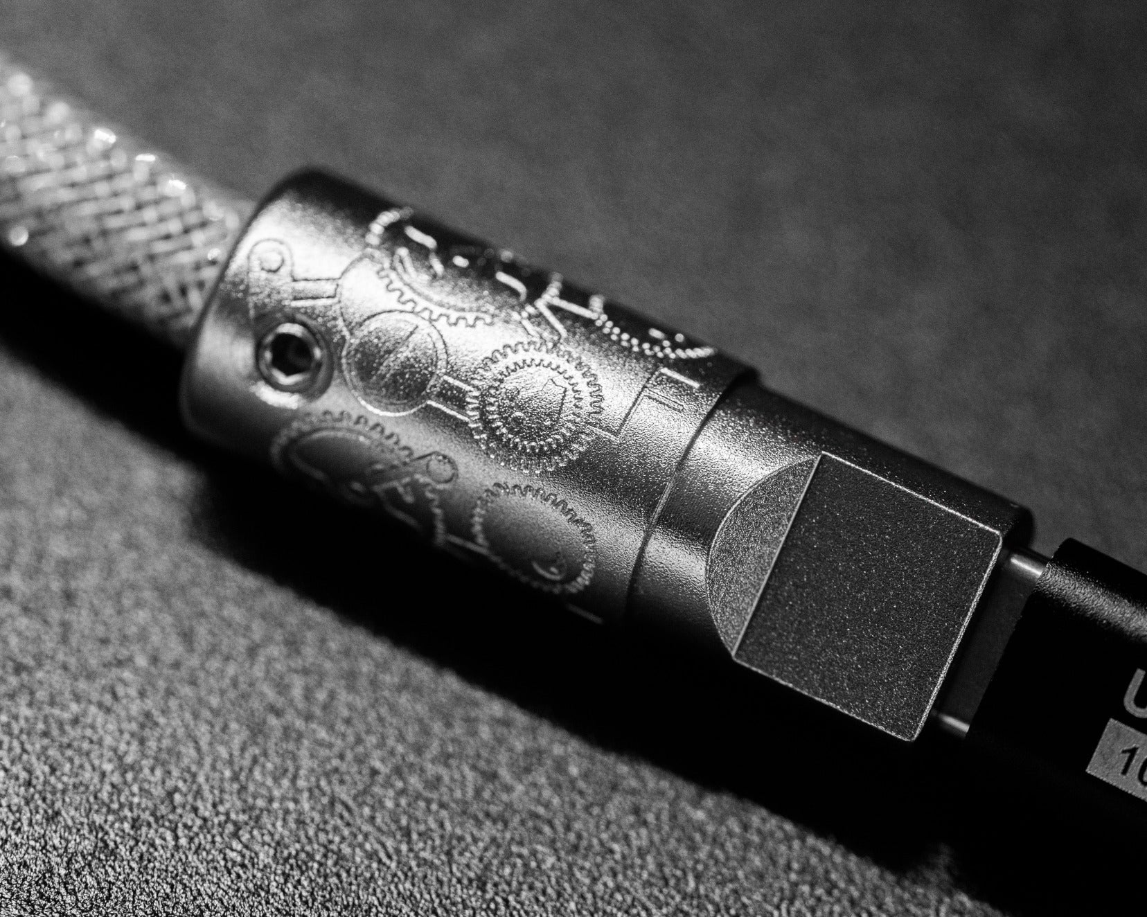 WINSHOP Split Dual 8K Gaming Cable AM Edition