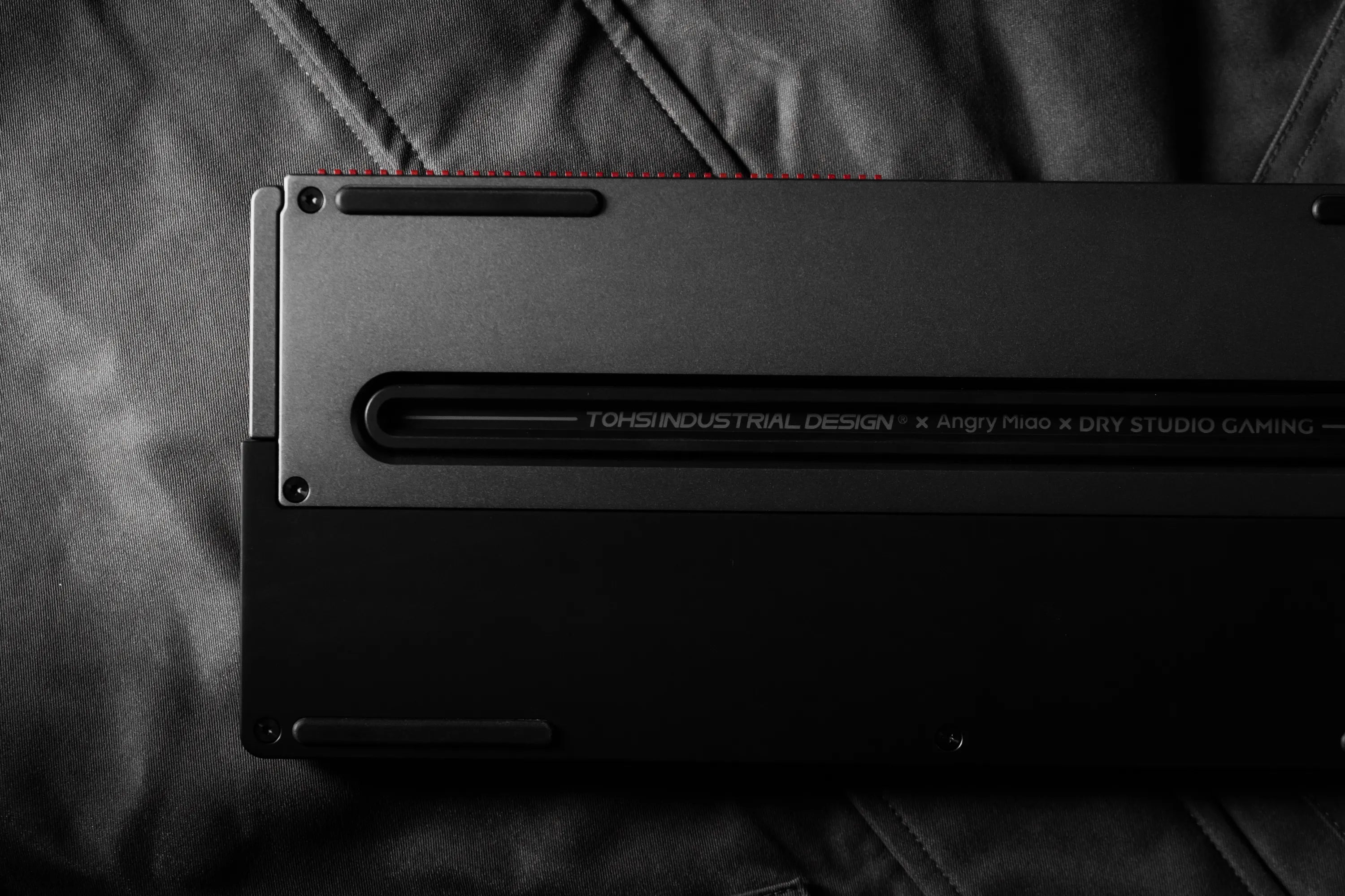 Dry Studio Black Diamond 75 V2